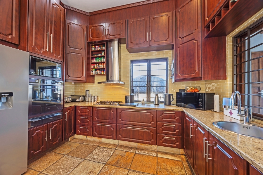 4 Bedroom Property for Sale in Van Riebeeckshof Western Cape